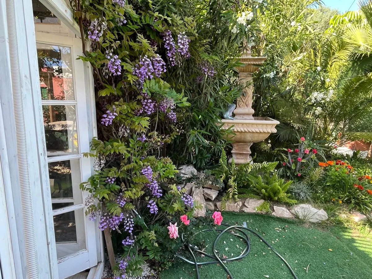 27ceb744-b462-40a8-ad46-8699cf2c5c40