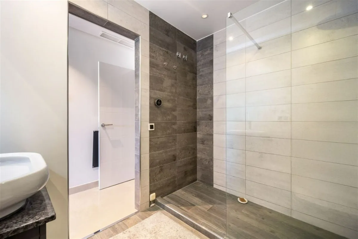 9375a4e5-15ee-4e35-a693-1fd676095648