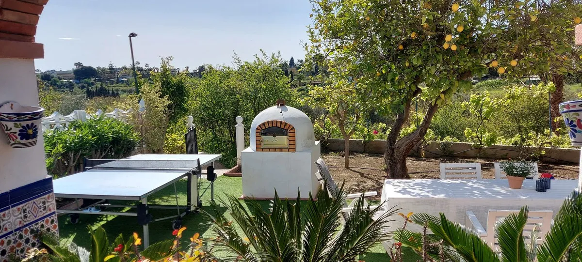 a2a837ec-c772-48ba-960b-a4d3c0cd7b50