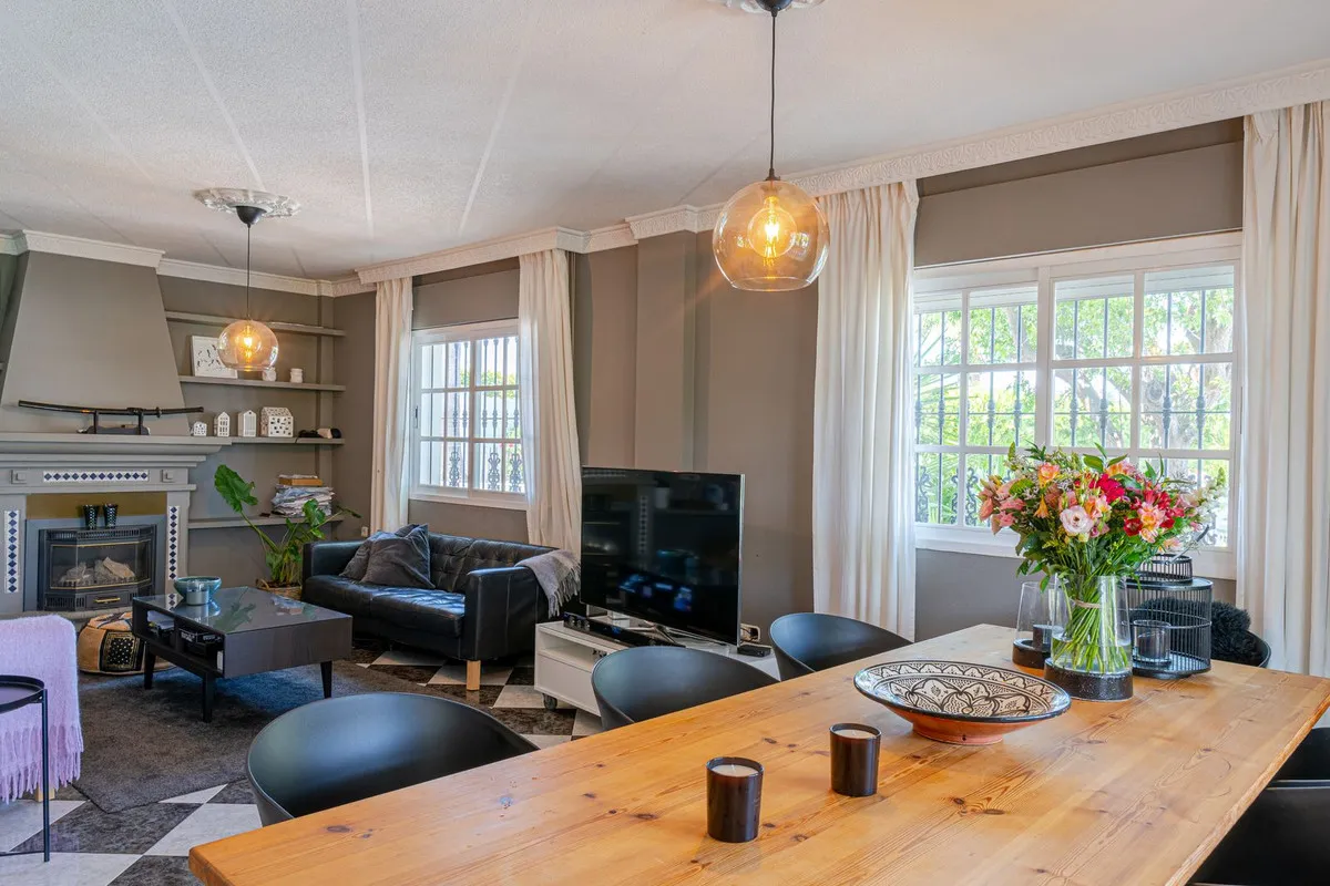 e5a85653-62a9-44d9-a553-a252925ed8b9