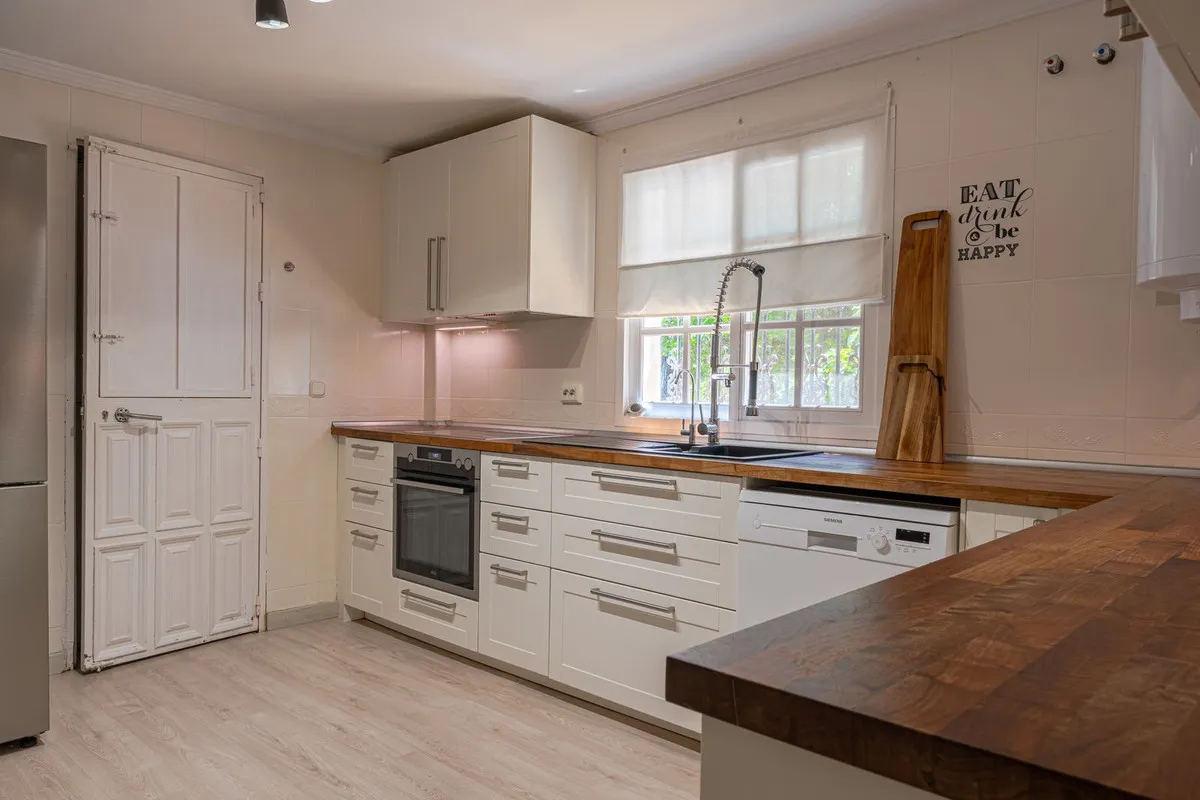 f721c096-211d-43ef-a1ad-bac3c4377bc8