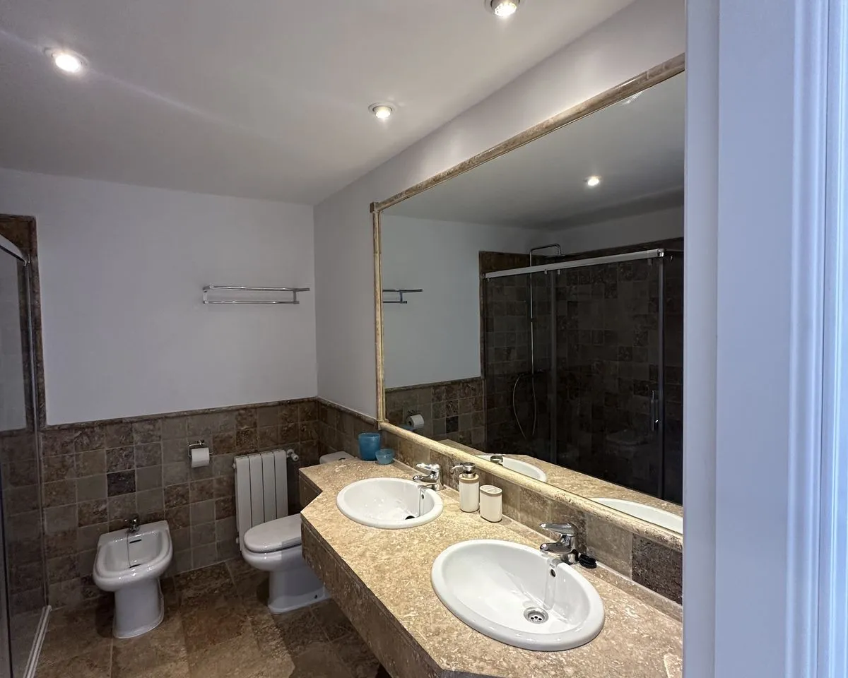 98983578-da03-4235-afff-f89e9f014f97