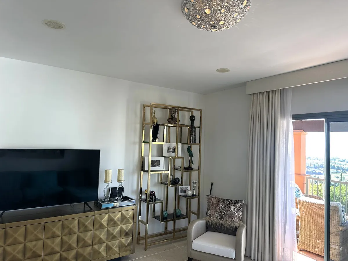 9f93aad6-f4bb-4d42-a42e-09908e95d353