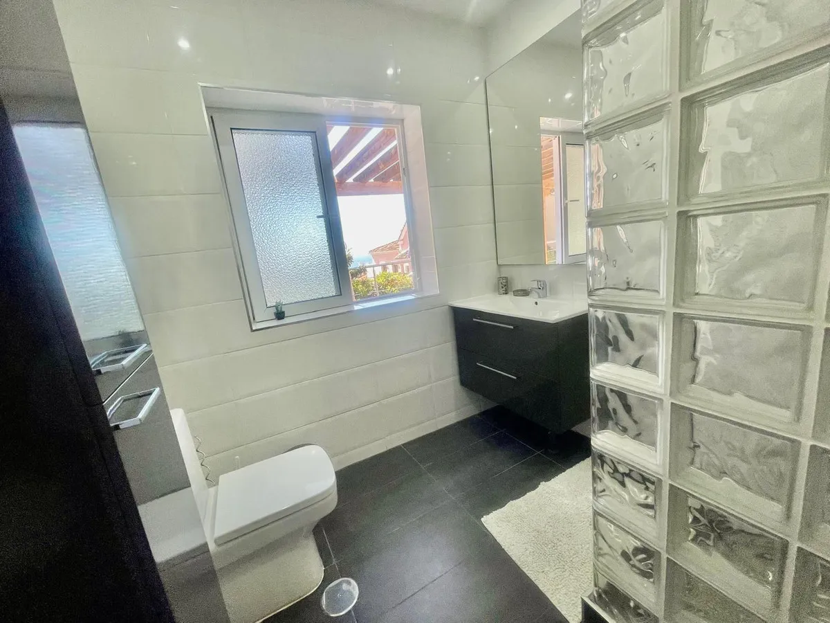 d3c36cd1-feb1-4bbc-8dee-a0d27b7e14bf