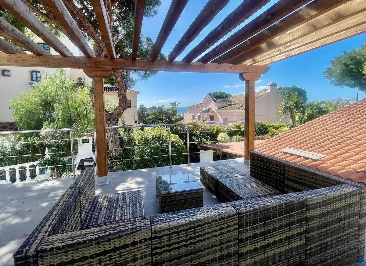 d9894a33-31b5-4357-83ed-9c08712a1b3d