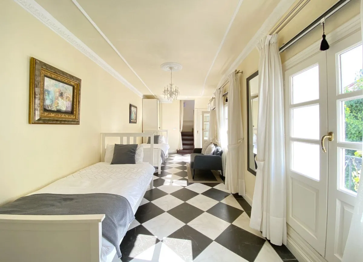 a6893303-cba1-4713-9433-dc2b674616a6