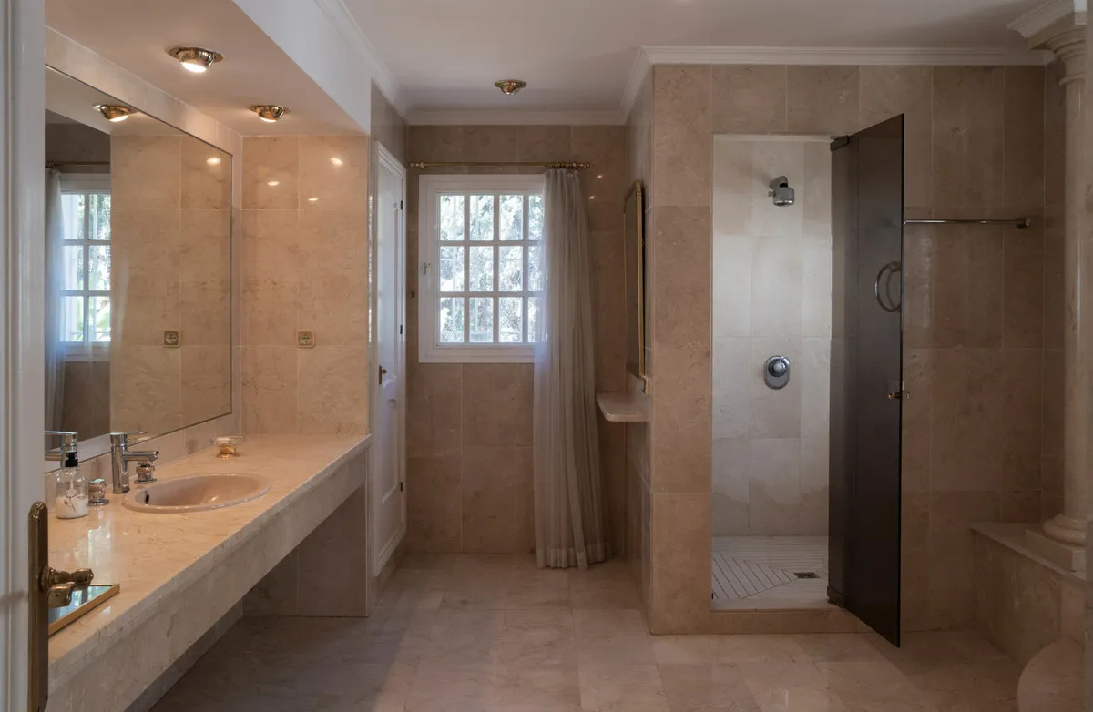 365b2435-4a29-4d9d-ac2a-4a0a6b80afd8