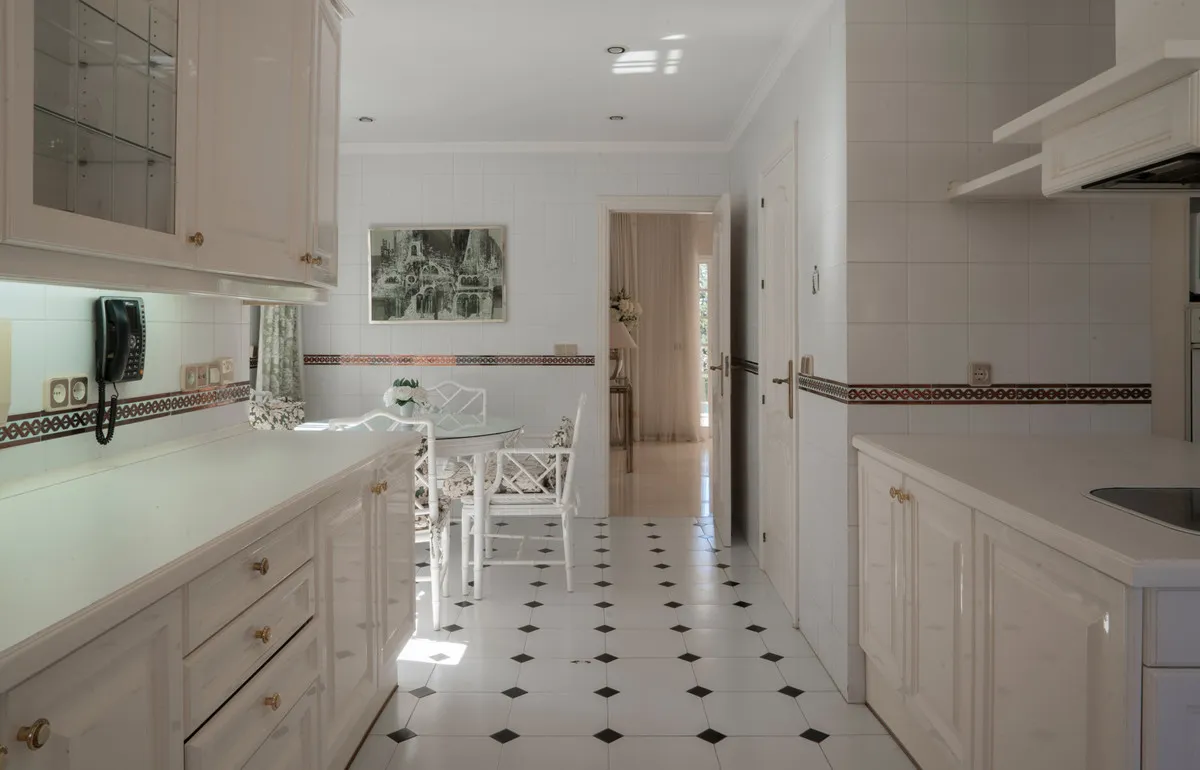 37573870-9399-4c15-b1b3-f5dd5fb46918