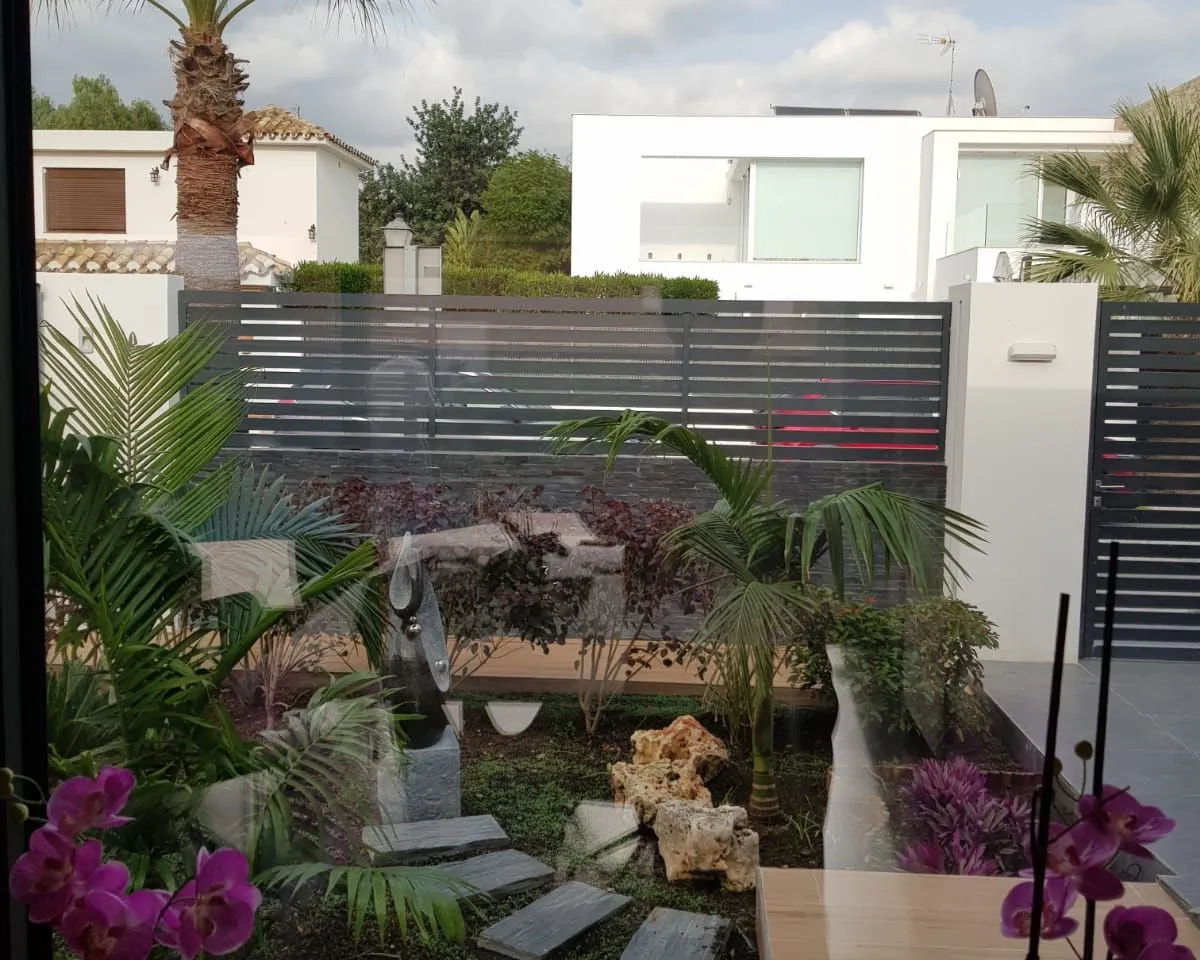 05571621-0688-44f2-a49a-23dbcadaa7c8