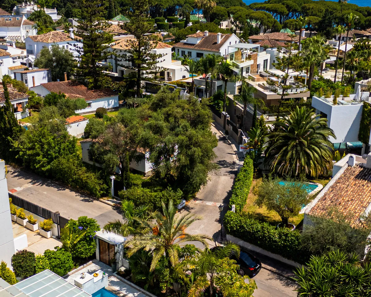 16dcdc98-c44d-4861-aff5-162a1b16adbc