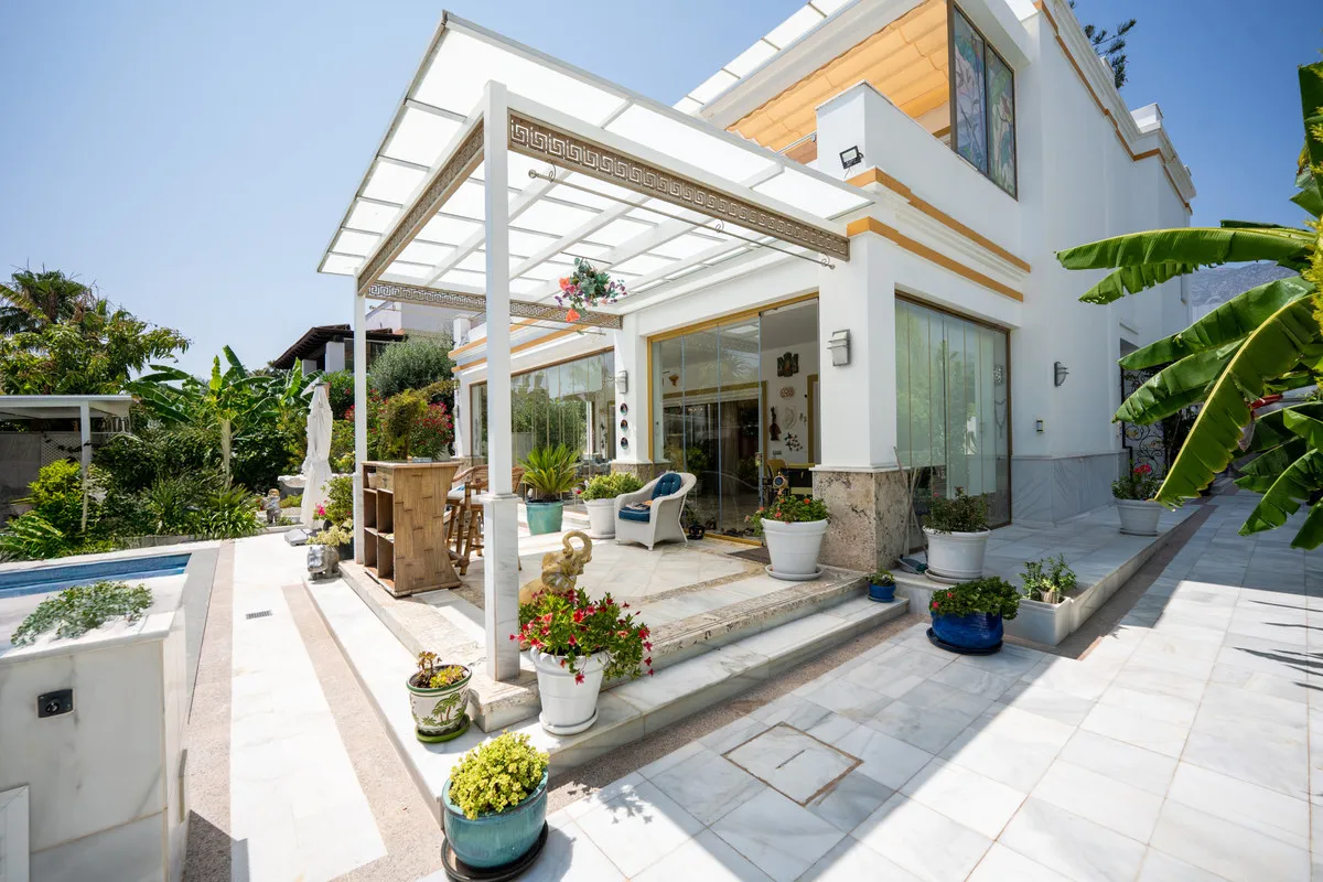 4c060034-6f96-46a8-beee-33bfcf969527