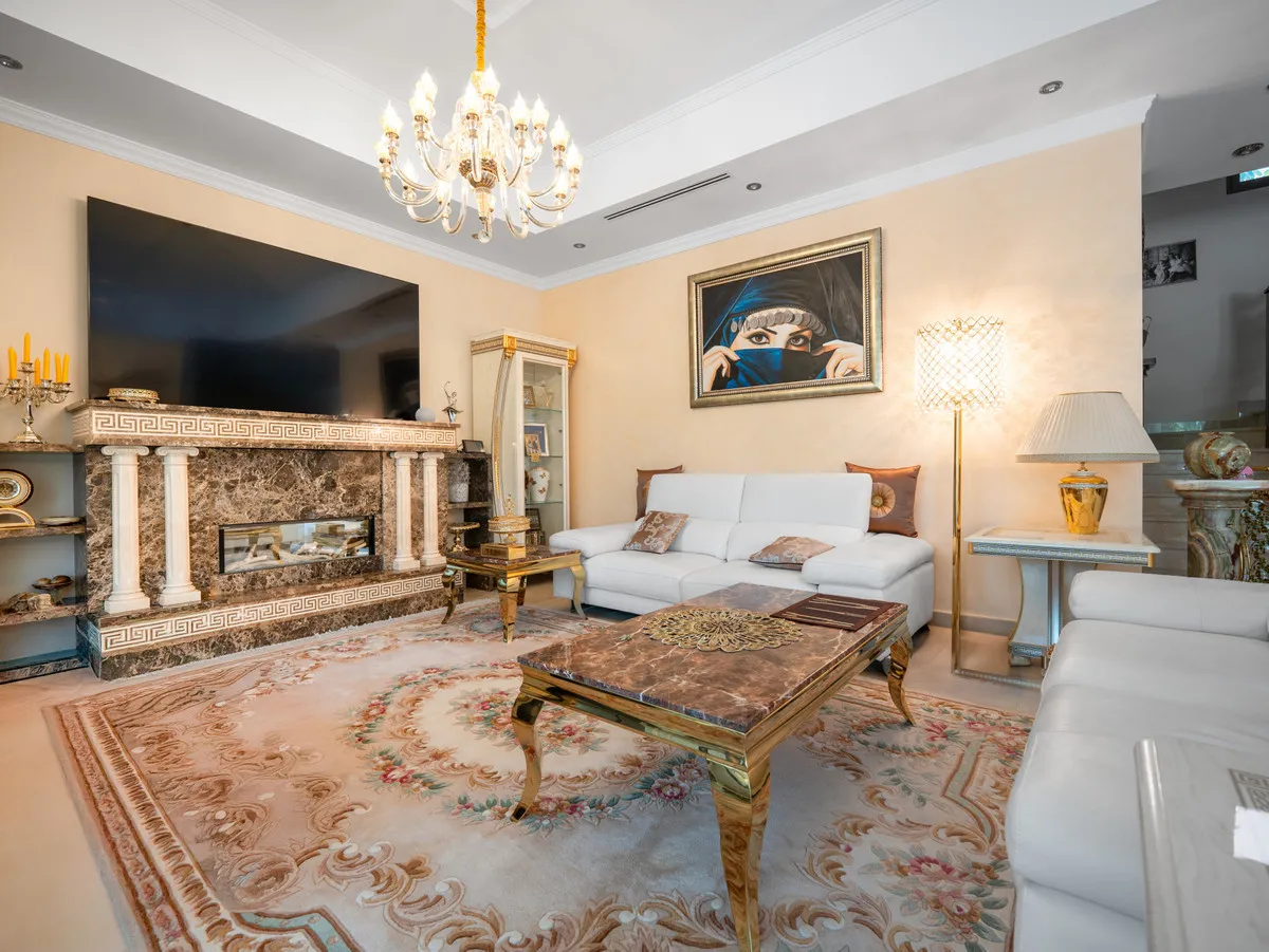 737d8198-065b-4519-ab54-18ea4c5b90e9