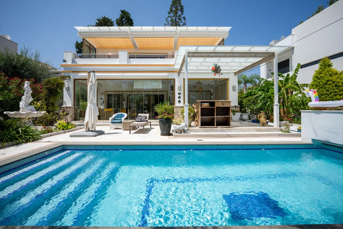 decbf964-0276-475a-942d-4f014a814898