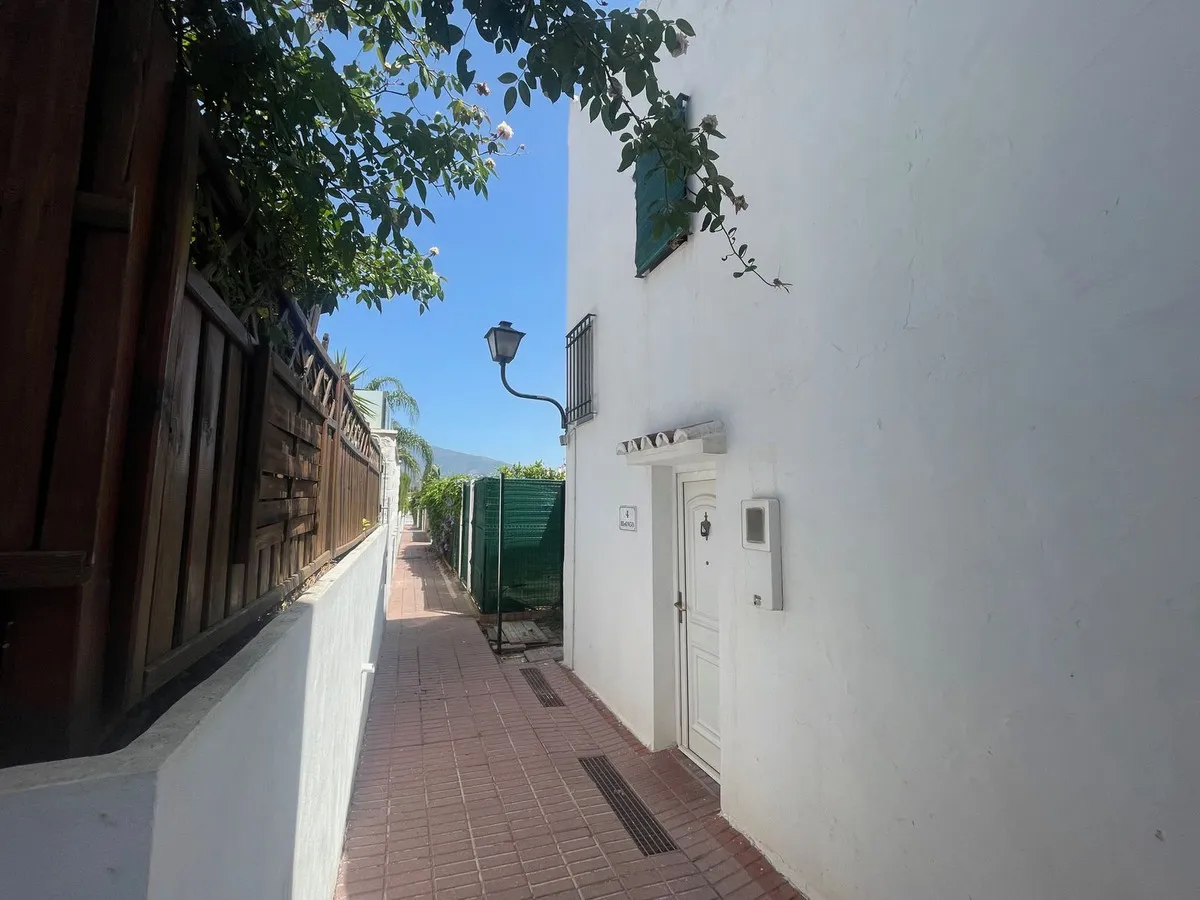 8f67542d-ebaa-4995-ac73-8b47e40e84b3