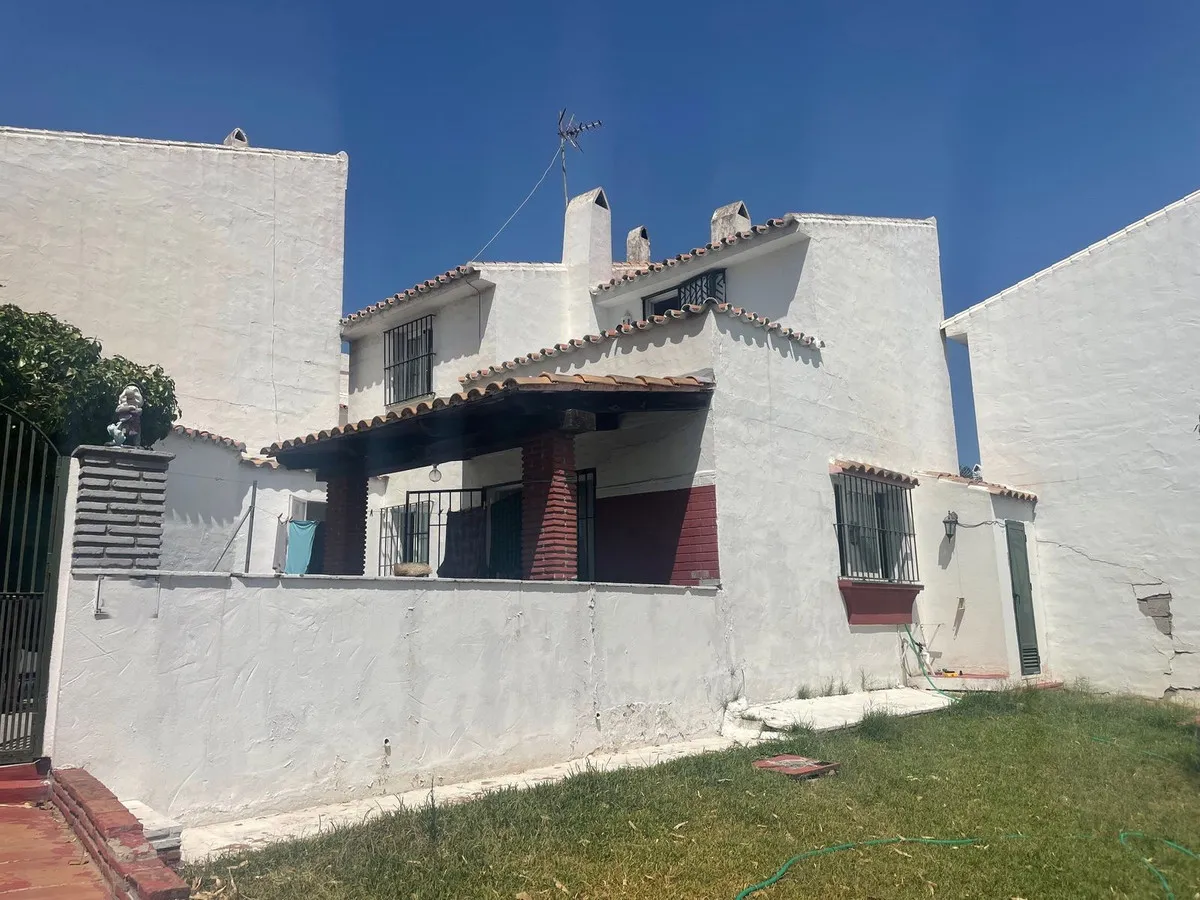 cf3a5f0e-c746-4bfd-8c83-f1bb4f9e4015