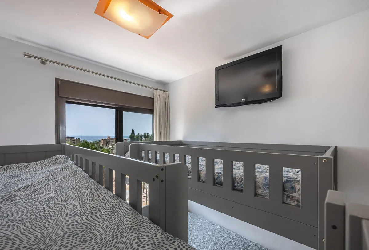 205da0e1-d394-4f86-94f9-8400c4be20c3