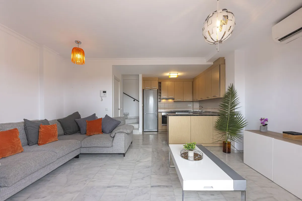 6b89c7cc-b2c8-48ae-82d9-117ad9789a18