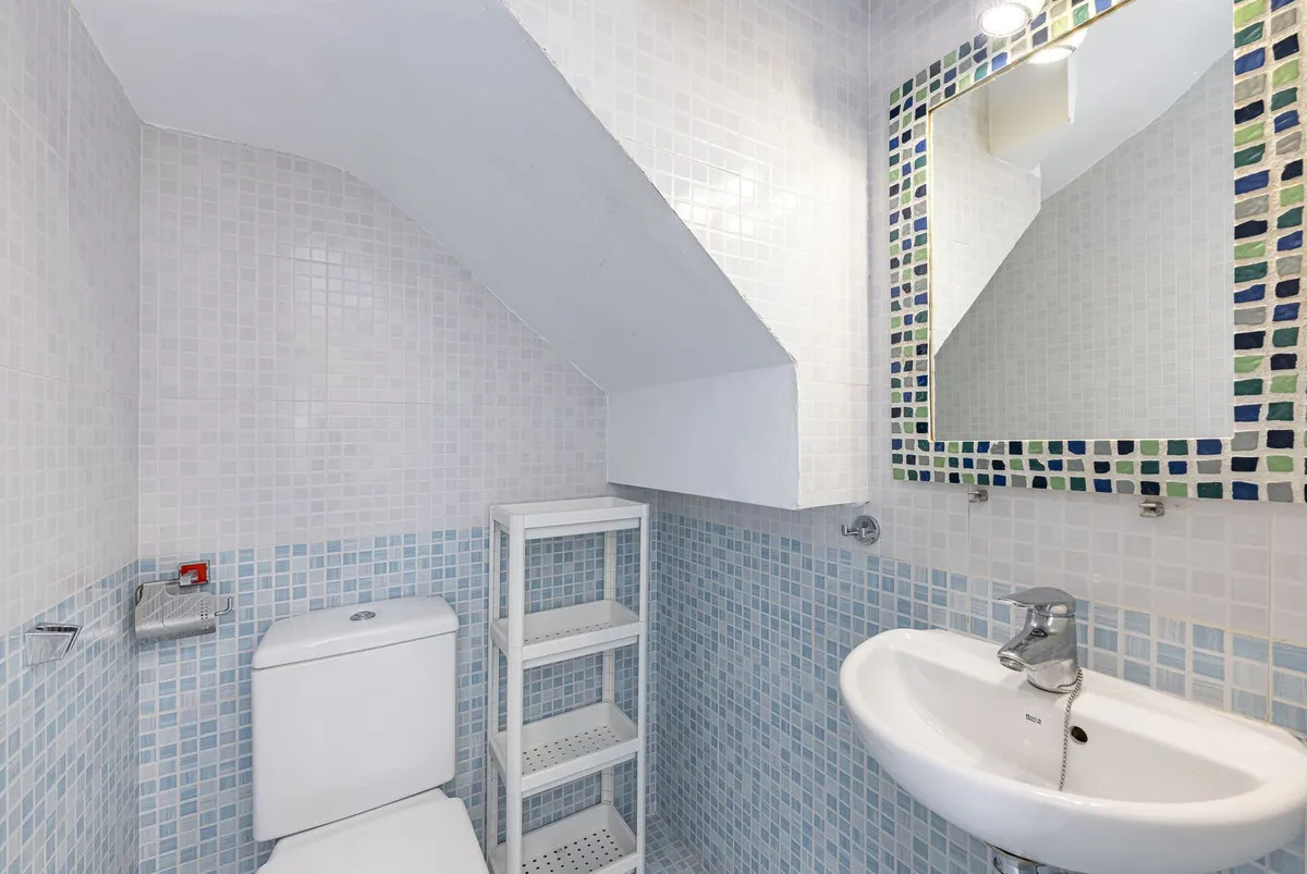 77670099-f2bd-484b-b946-0087d60925ab