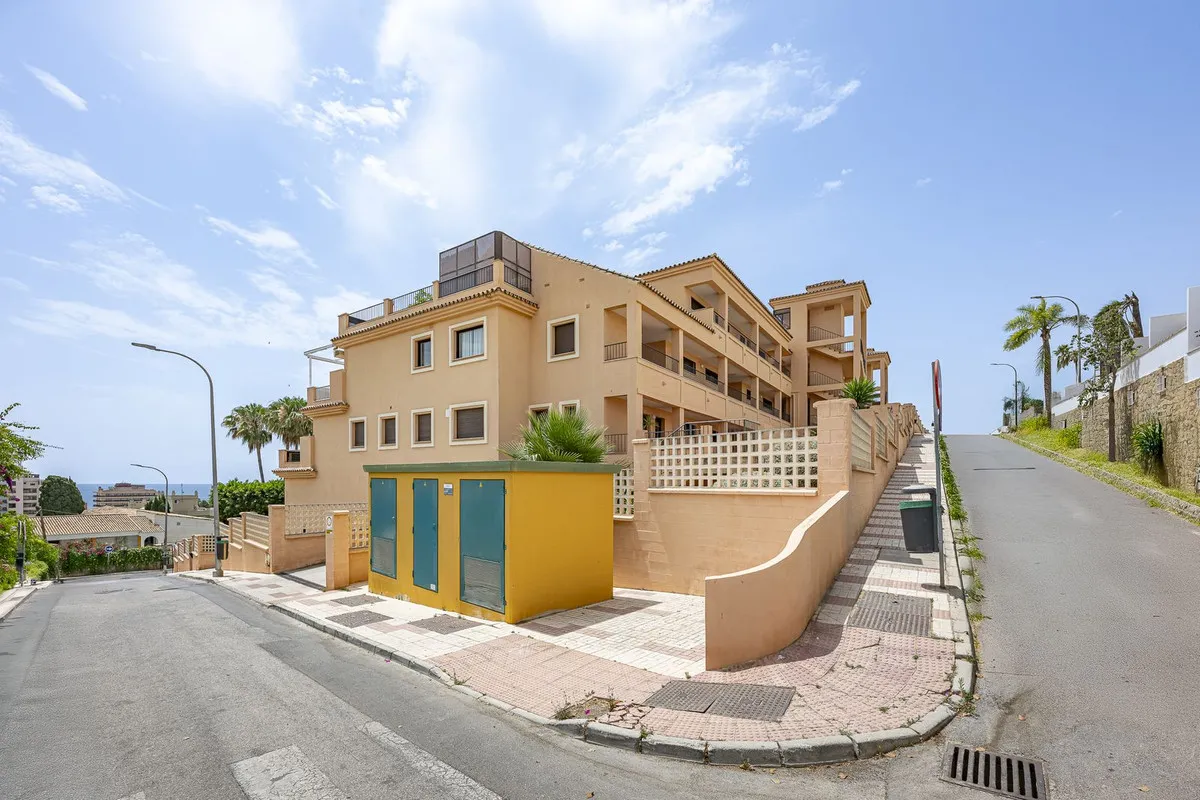 9b6bc6fb-50c2-42c1-9567-37cb722ccdc2