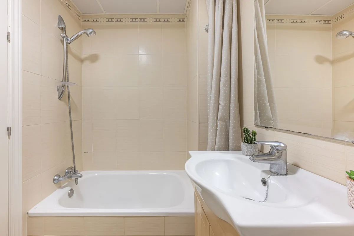 a6d04858-7b59-431c-9eaa-104bbff0e687