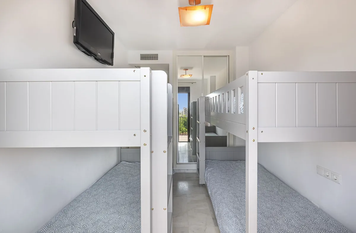 e2733478-754c-4aee-b63d-c635748e70a9