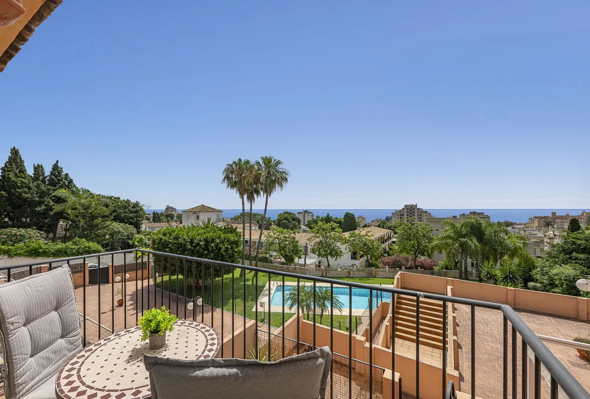 ee7df51b-4d40-455f-a7c3-76d31f52af48