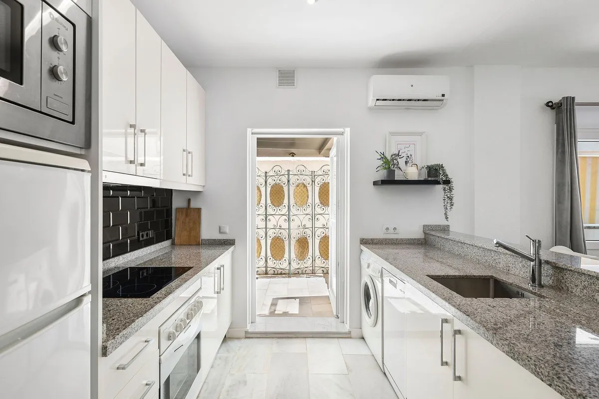 0f85a64e-e46c-47e8-b61c-b3e1eb633371