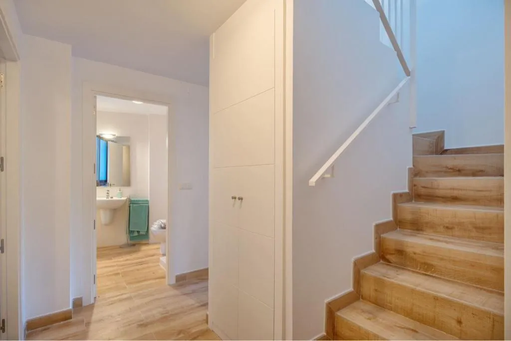 1e17d3a7-cc8a-4d03-a99b-af472815fffb