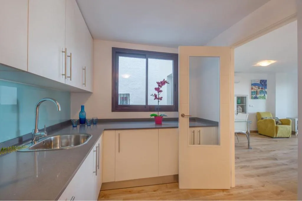 a4393652-9f5c-44b1-8715-8ae1dd82667a