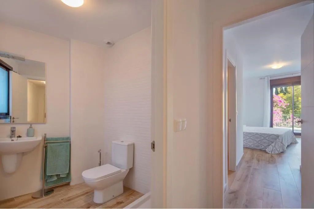 a7212ea5-921c-413e-a99c-cdec59663a7f