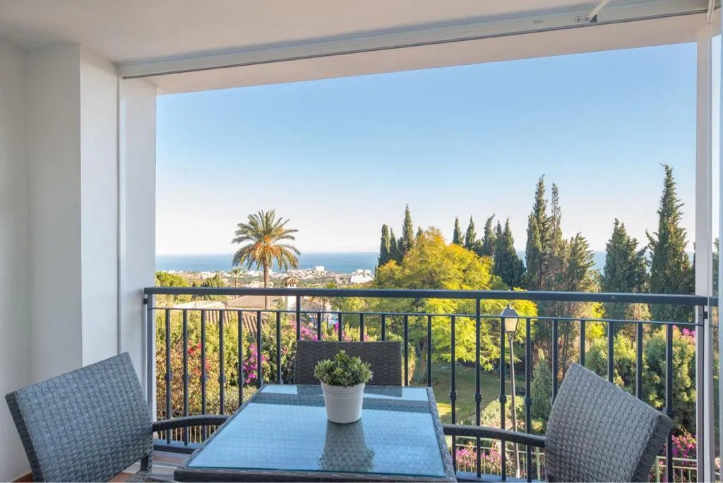 e2f18e7f-518d-4e23-b5b6-2b2ec779c2ca