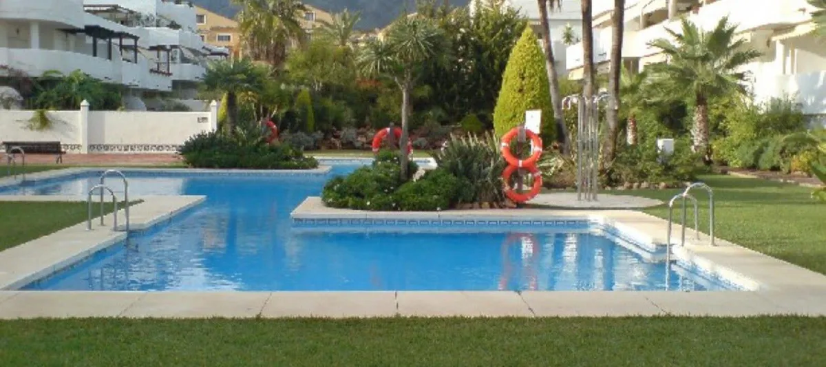 12c57651-35a8-40ff-97e3-0c93354bfb9a