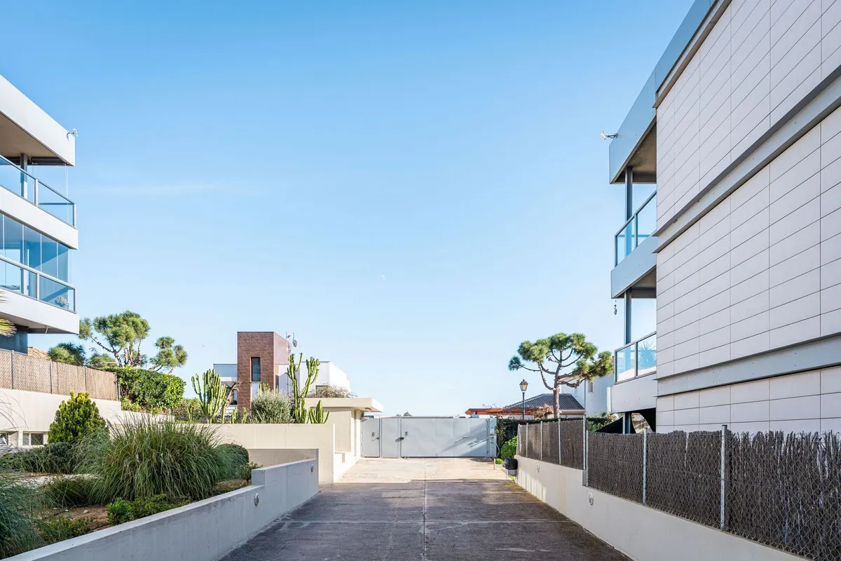 b8da691e-dfff-4c67-87e6-b0e3c57f5fbb