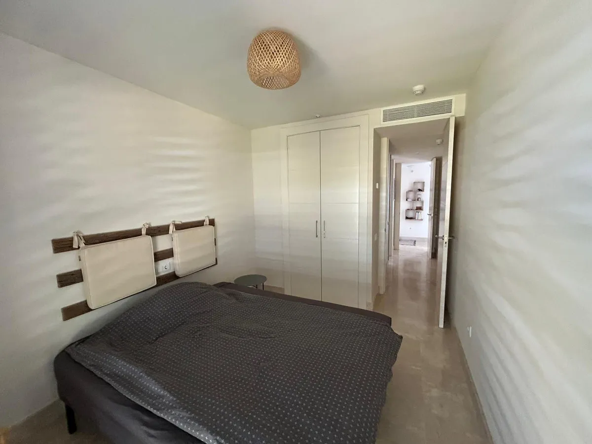 f8ffbef9-5c1c-468e-8fb2-5bd34da701ae