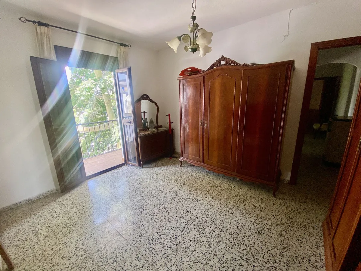 1977a0e9-88db-49a5-a3d1-1906f70da992