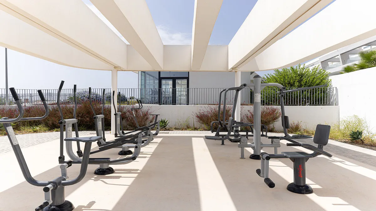 6ef0800f-38f3-4ed3-9f90-4135efaae4df