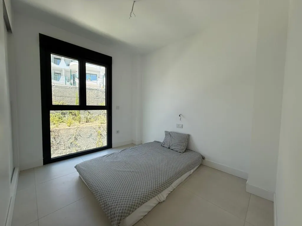 0c695400-06e3-47d9-aa34-44bcdef71798