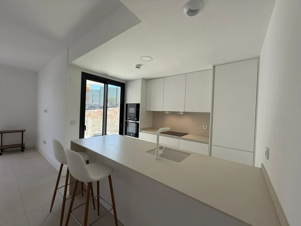 61e61926-09fb-4c3b-9246-172161bfaffa