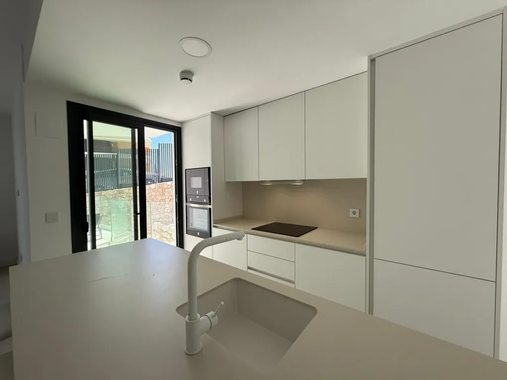 762500ac-092c-4b6d-a3b7-1d5ee25c9a66