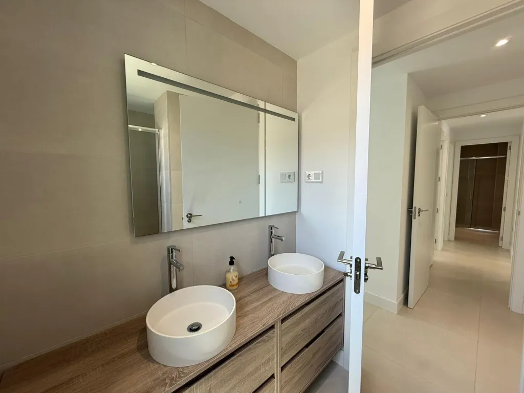 e9068cd2-a05f-4acd-a290-a9ae9dbc8a95