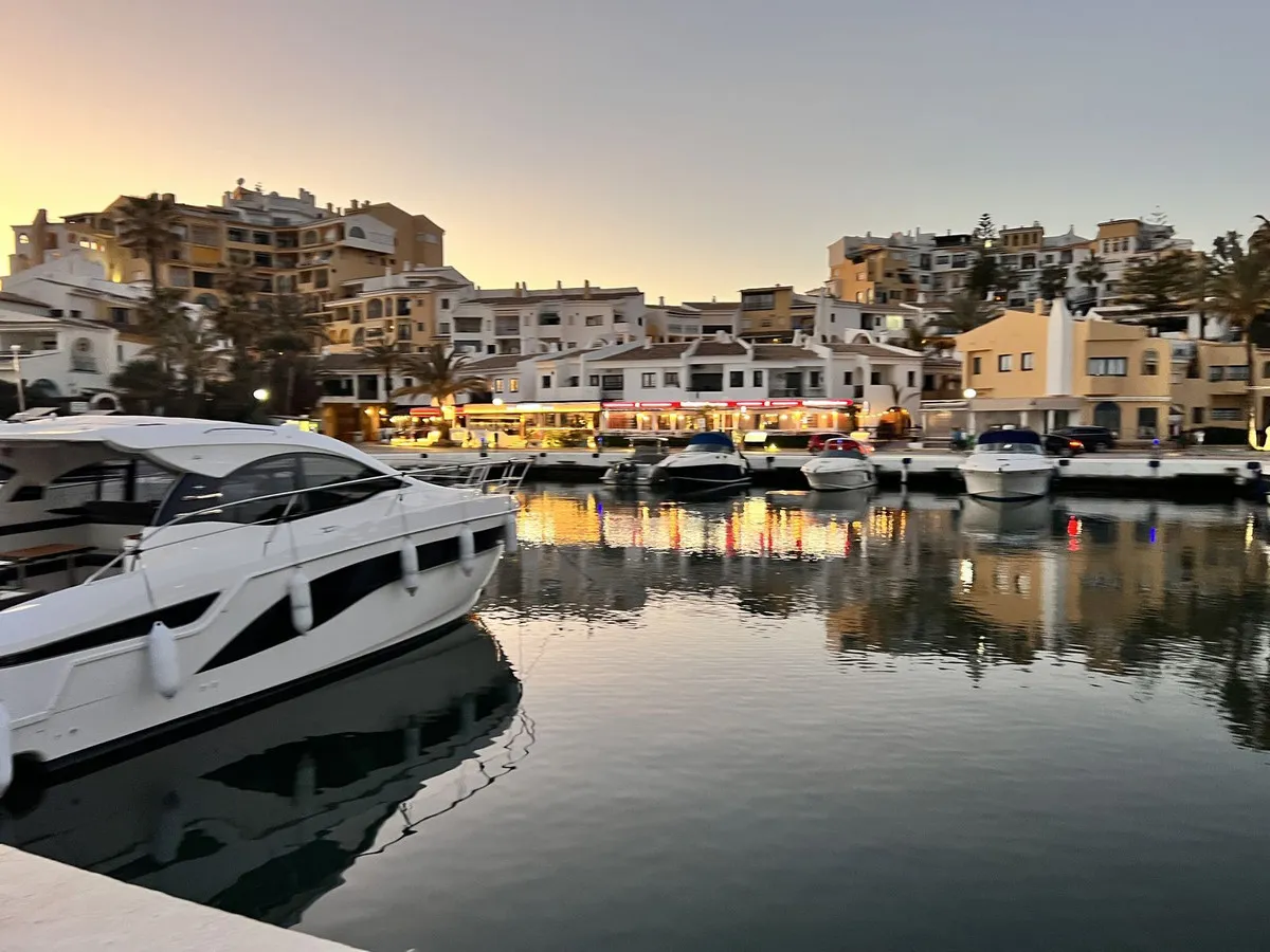 0e34abf3-7d6b-4576-93a8-e41a72364e6e