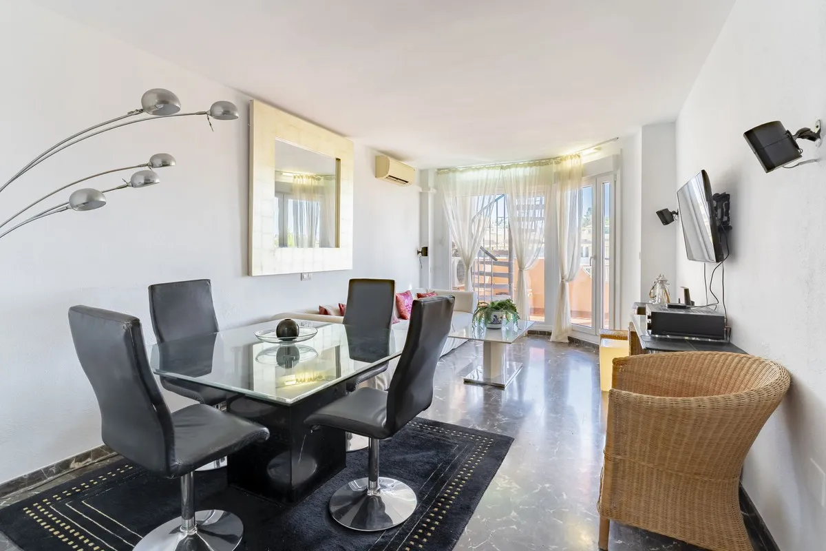 e9955978-fa2a-4f1d-b7de-5a9a75150404