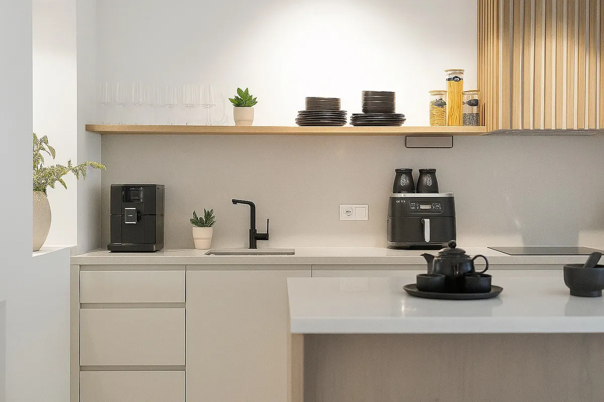 61186275-4b05-40e4-afdb-d35f1e1825cf