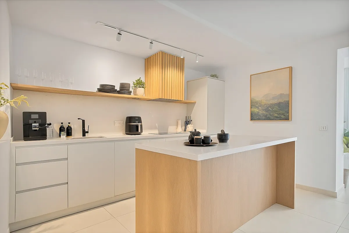 da4b27c8-e705-4393-b8c3-78cd80db2d1e