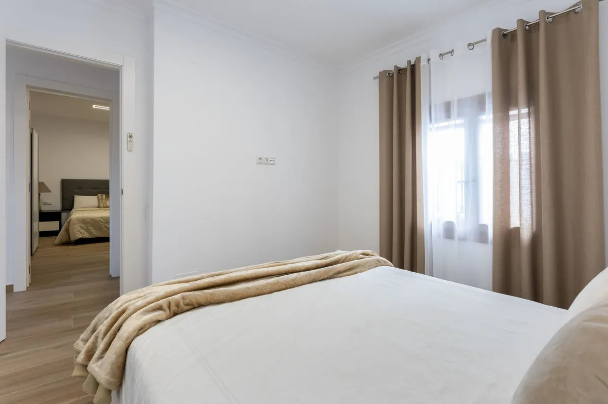 1e428c04-17df-486b-a487-56ebd629fdf9