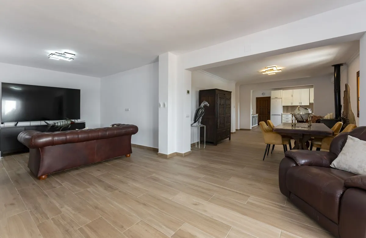 21a5a100-0127-4579-ae17-d63aff181bb3