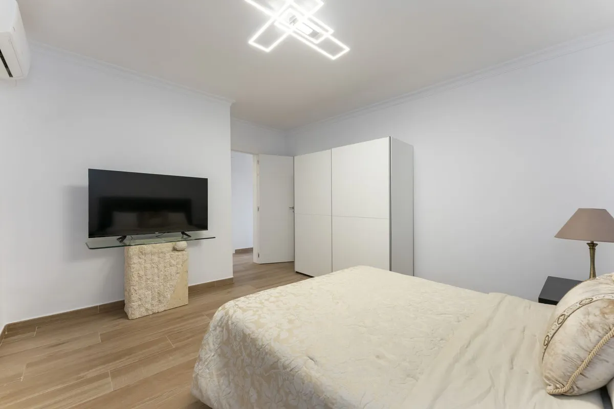 798c8bf4-abbe-4662-8aca-e23f4b6e1564