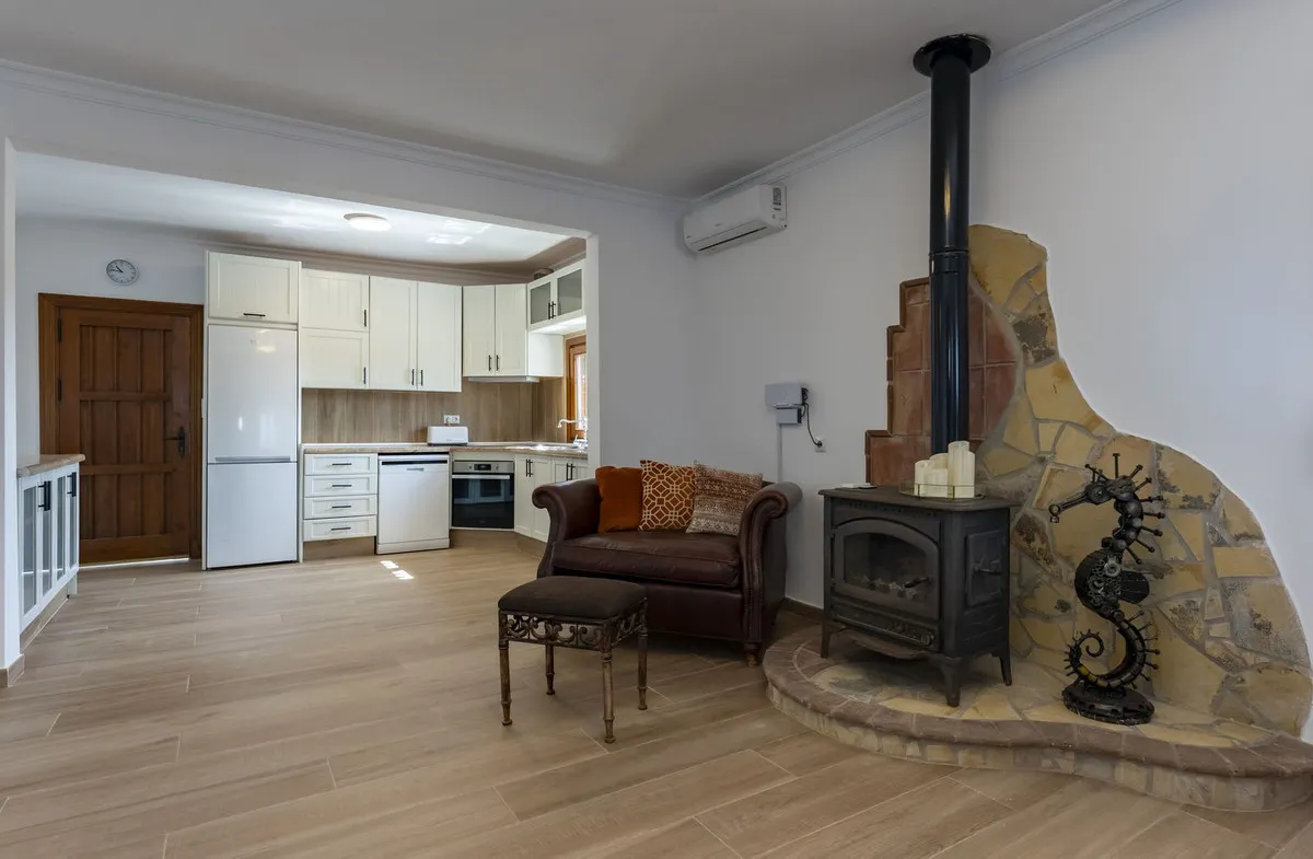 ad79d726-ba8e-4060-a040-4ef341dc76f3