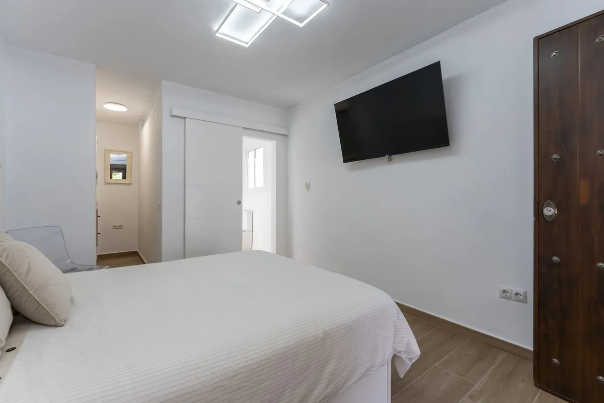 e1287b72-c6bf-460f-82f4-fd8d33de0427