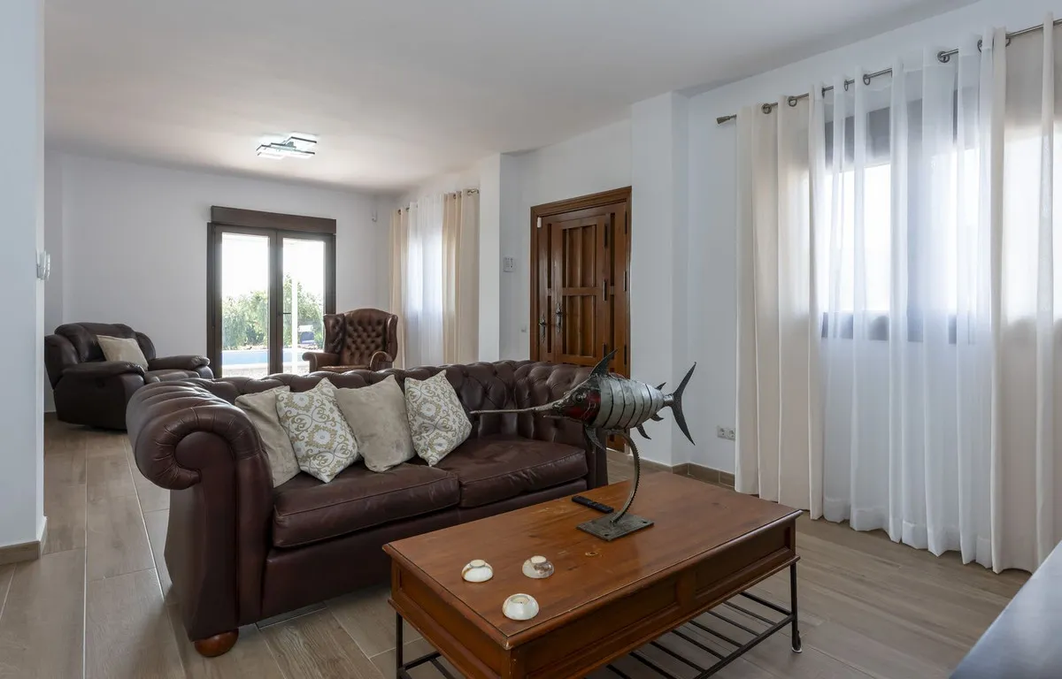 e7ef07fe-2d9f-4e3c-96b6-fd199d1b1fa1